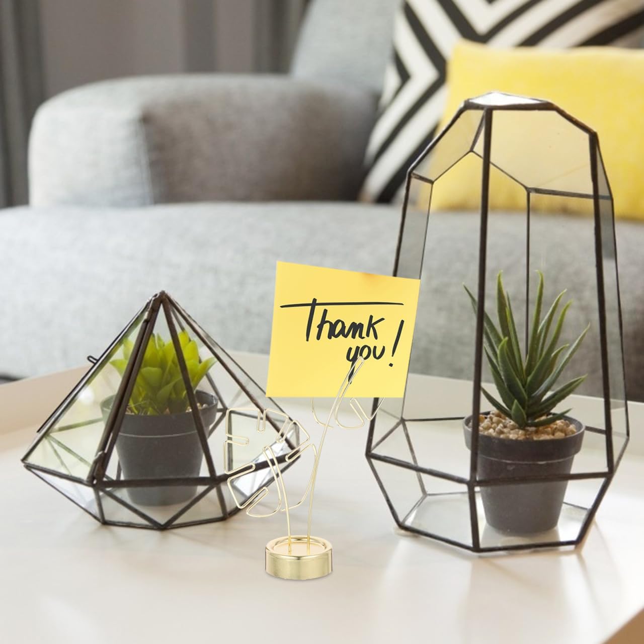 Monstera Leaf - Shaped Note Holder: Blend of Nature and Functionality