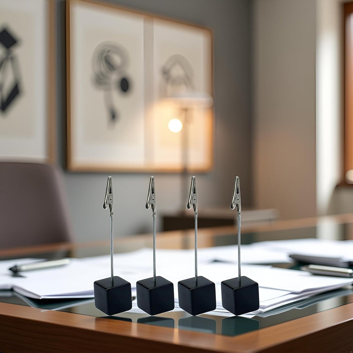 Cube - Based Clip Holder: A Blend of Stability and Versatility for Display Needs